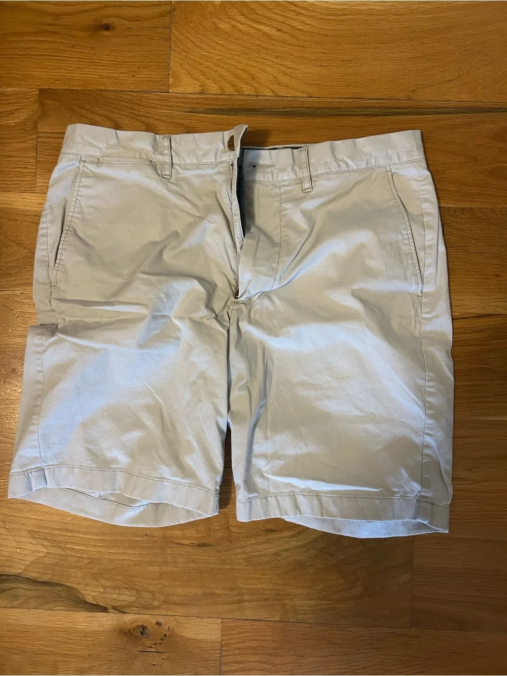 J. Crew Men's Flat Front Chino Shorts in Light Khaki